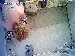 Milf in bathroom on a cam. Nice ass and hover techniques