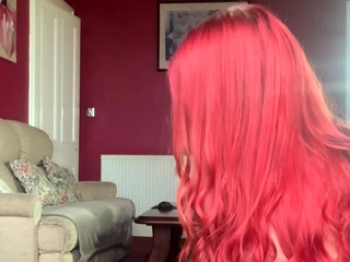 Redhead webcam girl turn to real horny on the show