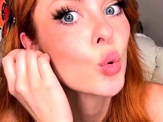 Tight ass kinky blode with big boobs masturbates outdoor